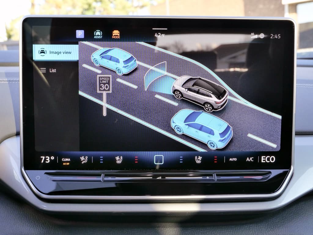 2024 Volkswagen ID.4 view 11