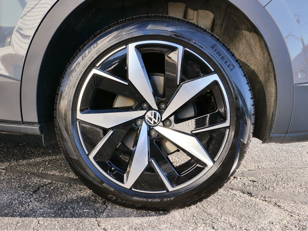 2024 Volkswagen ID.4 view 32