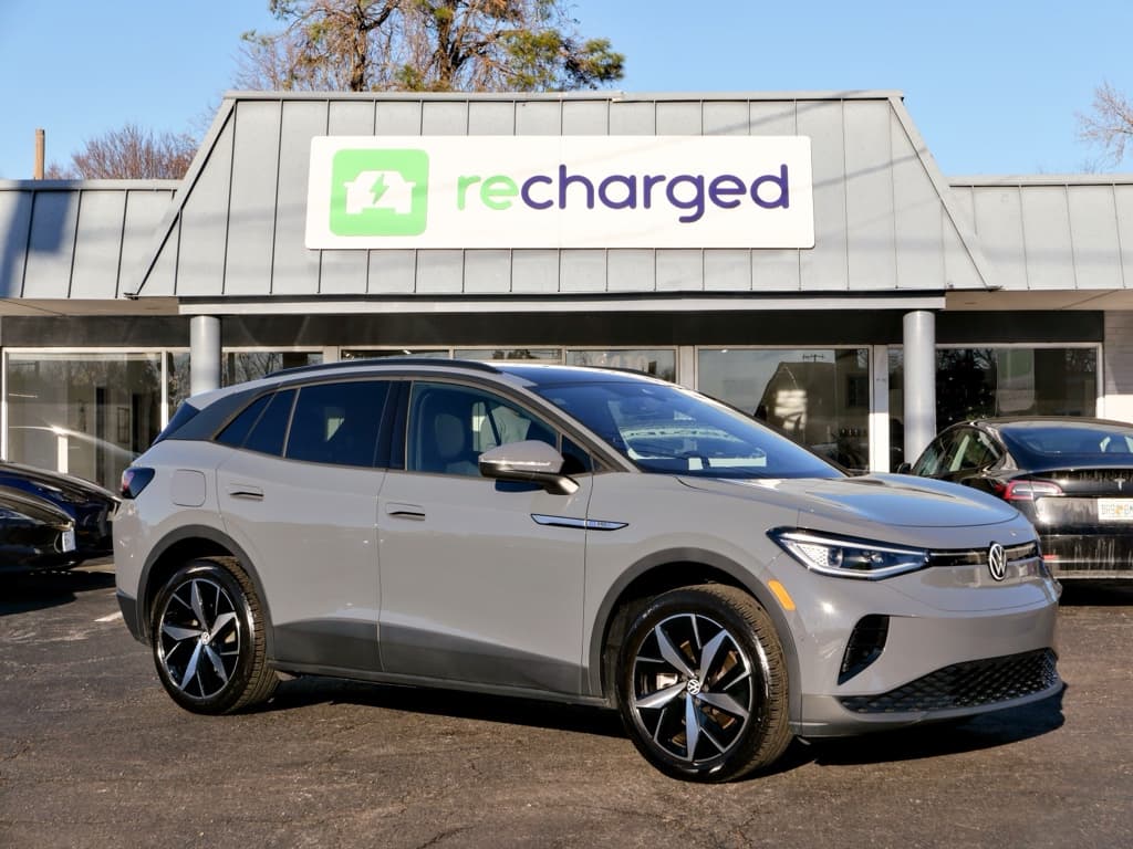 2024 Volkswagen ID.4 view 4