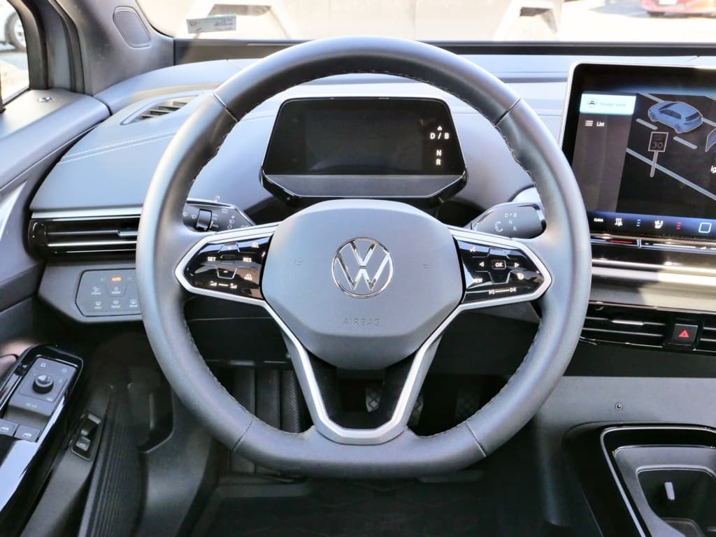 2024 Volkswagen ID.4 view 8