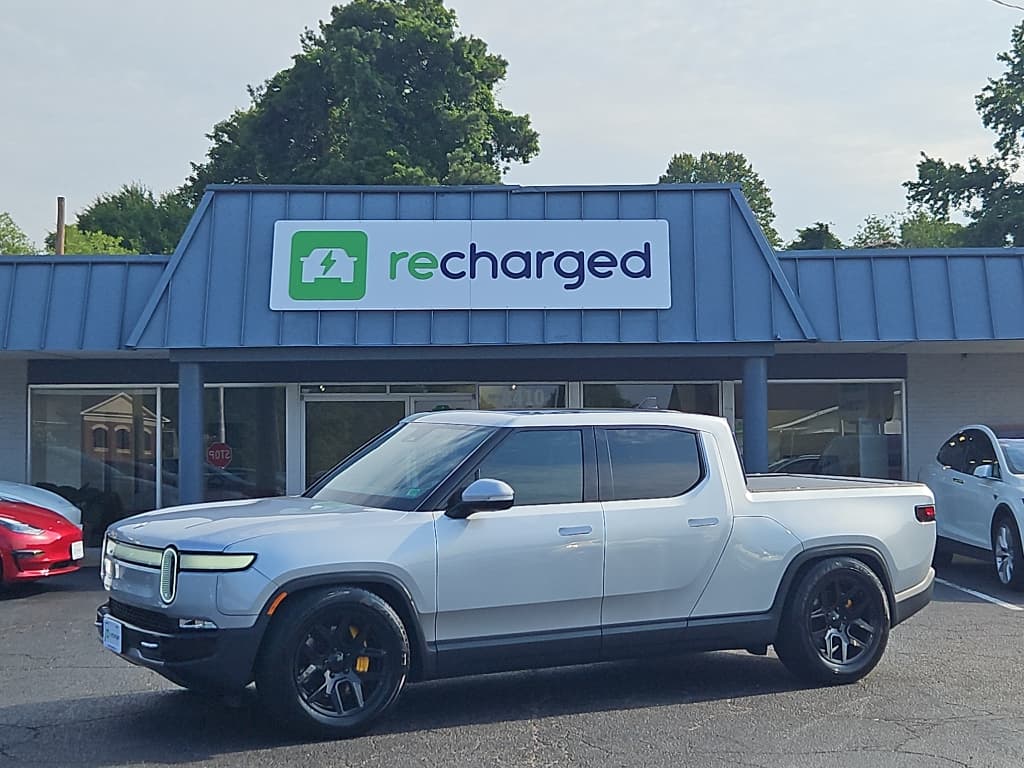 2023 Rivian R1T view 2