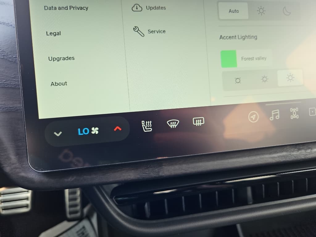 2023 Rivian R1T view 23
