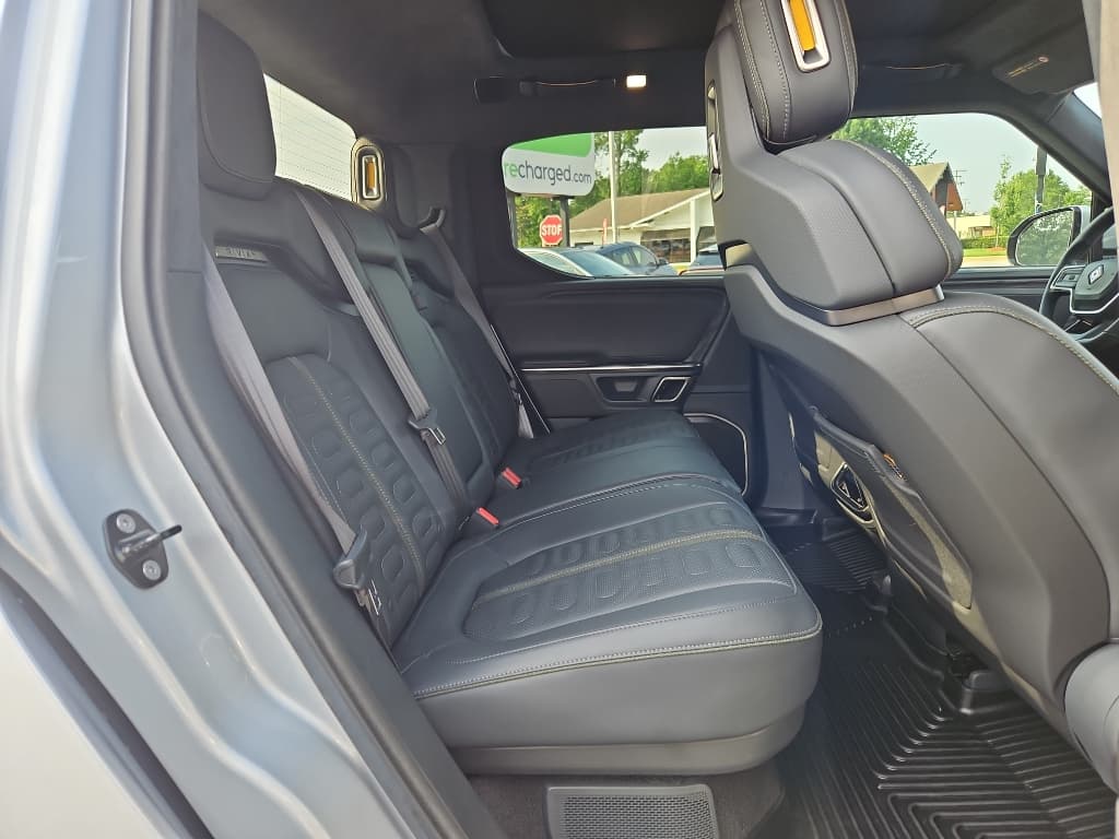 2023 Rivian R1T view 14