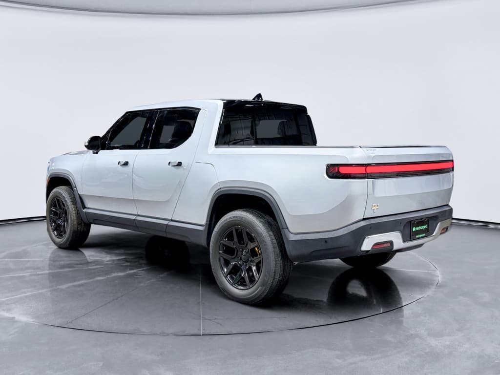 2023 Rivian R1T view 2