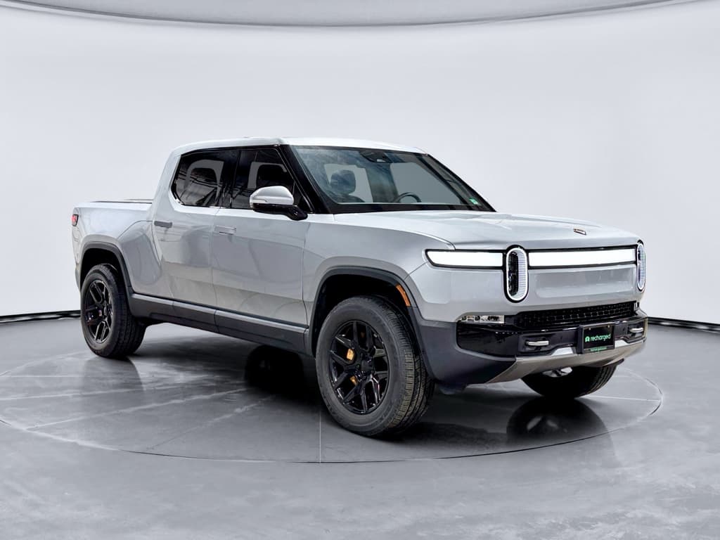 2023 Rivian R1T view 4