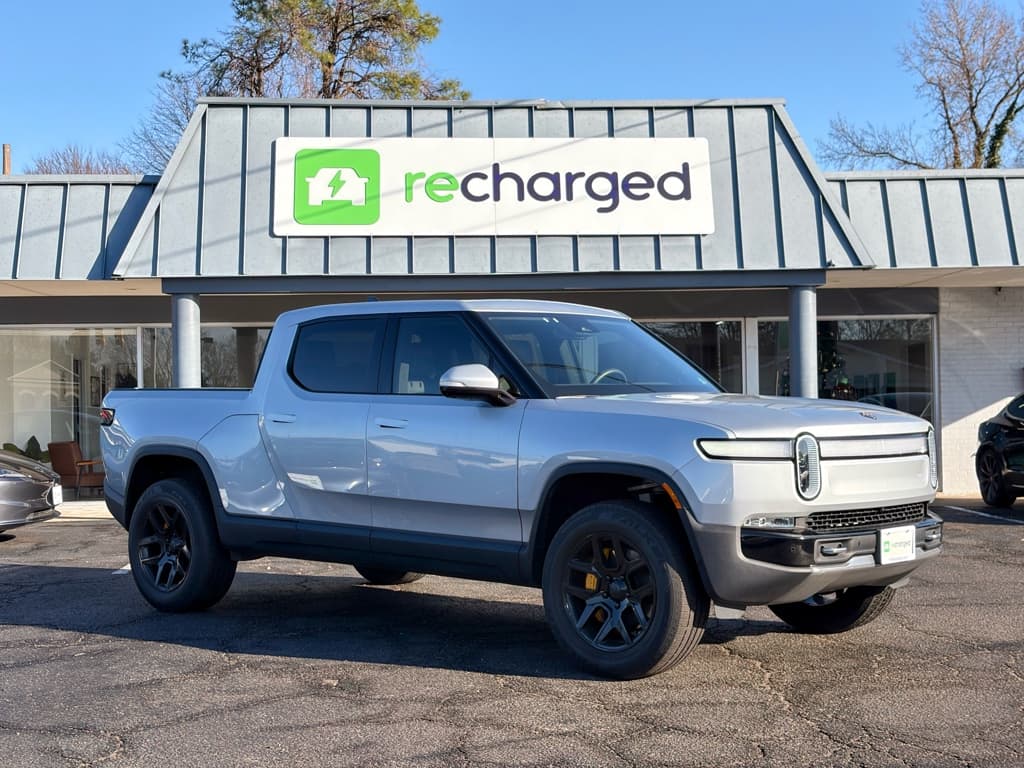 2023 Rivian R1T view 4
