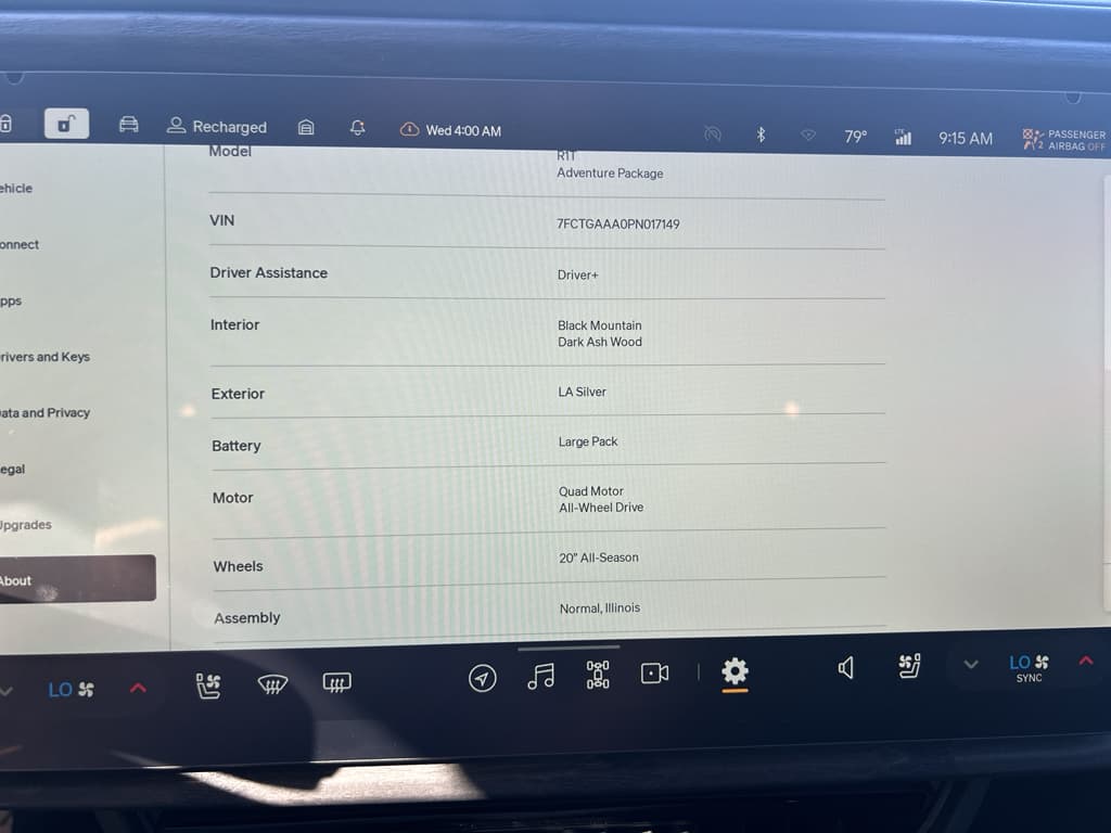 2023 Rivian R1T view 11