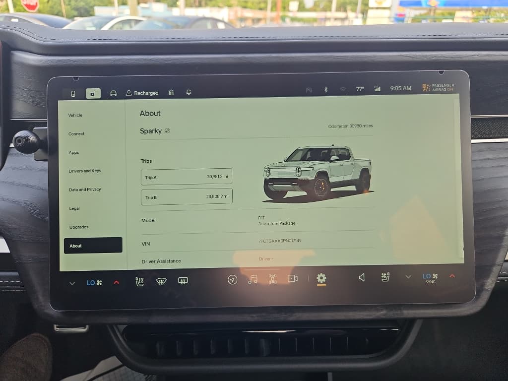 2023 Rivian R1T view 22