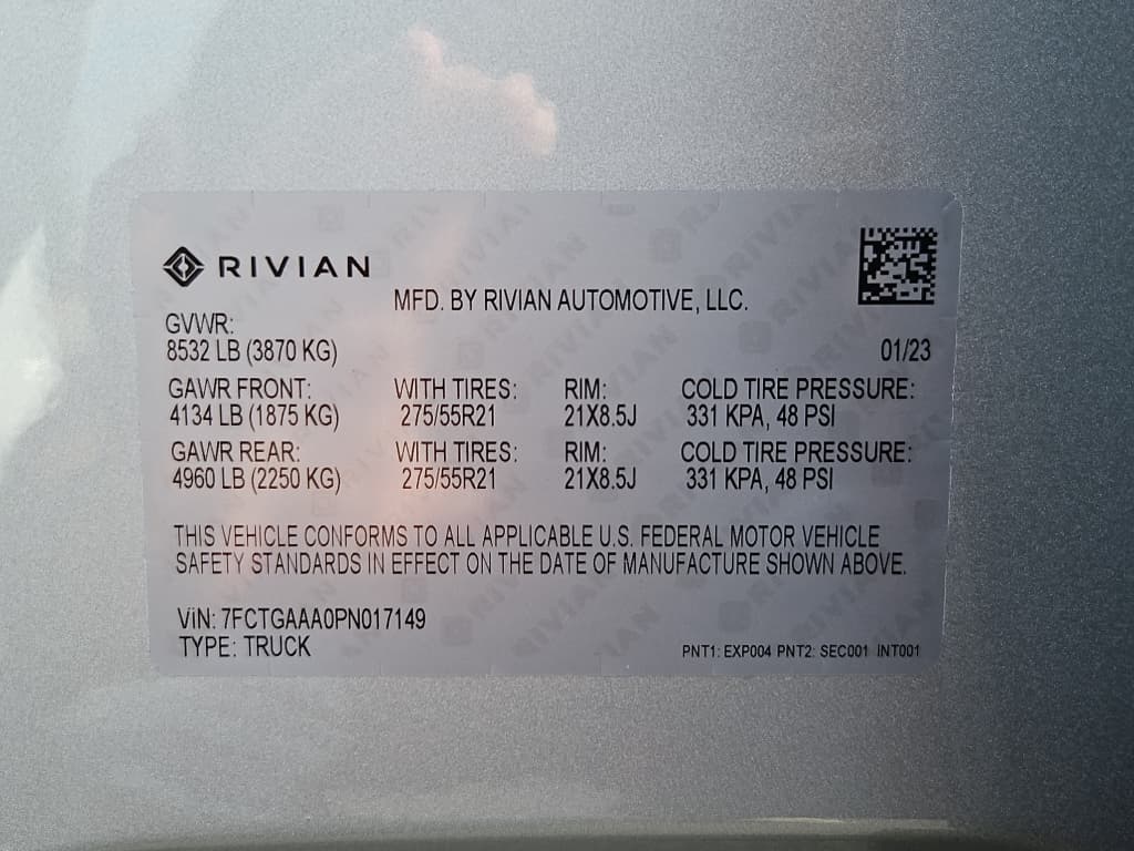 2023 Rivian R1T view 27