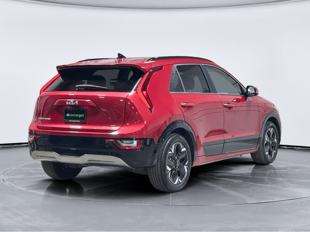 2023 Kia Niro EV view 3