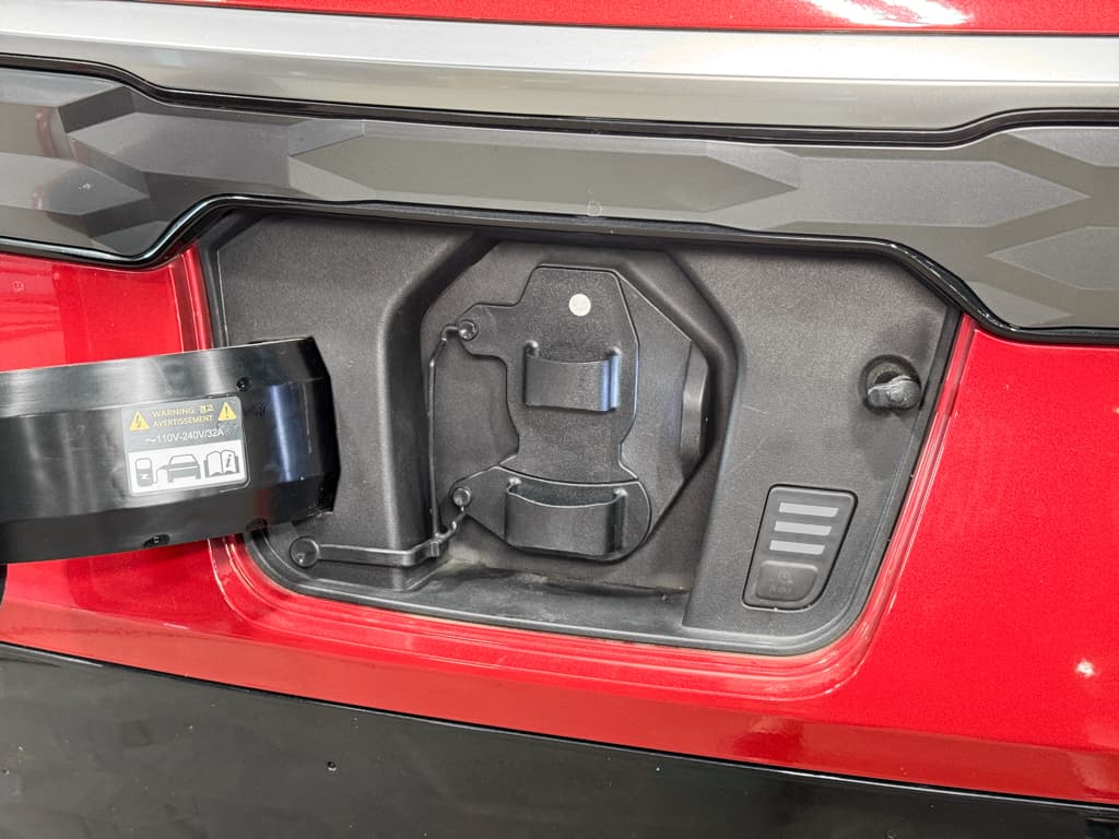 2023 Kia Niro EV view 5