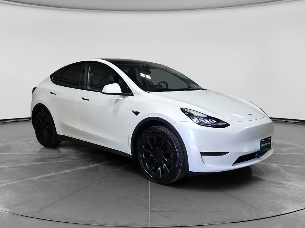 2022 Tesla Model Y view 4