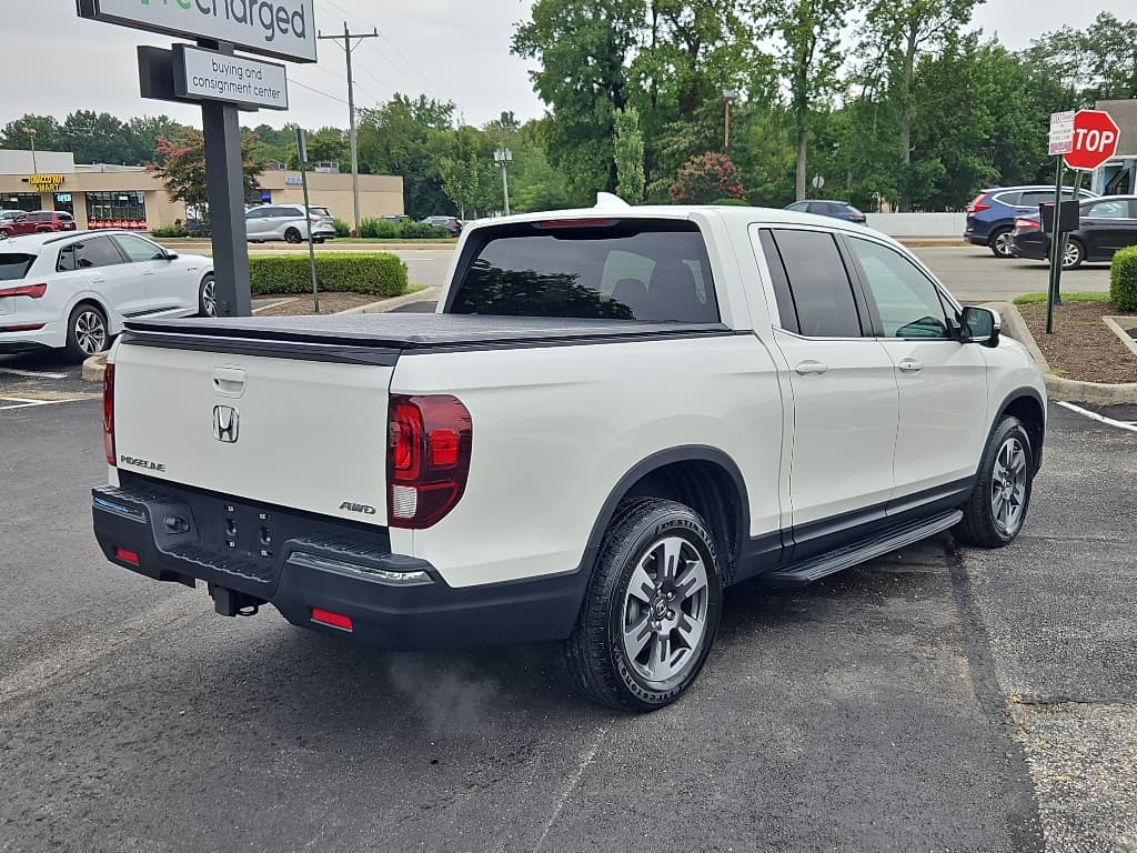 2017 Honda Ridgeline view 7