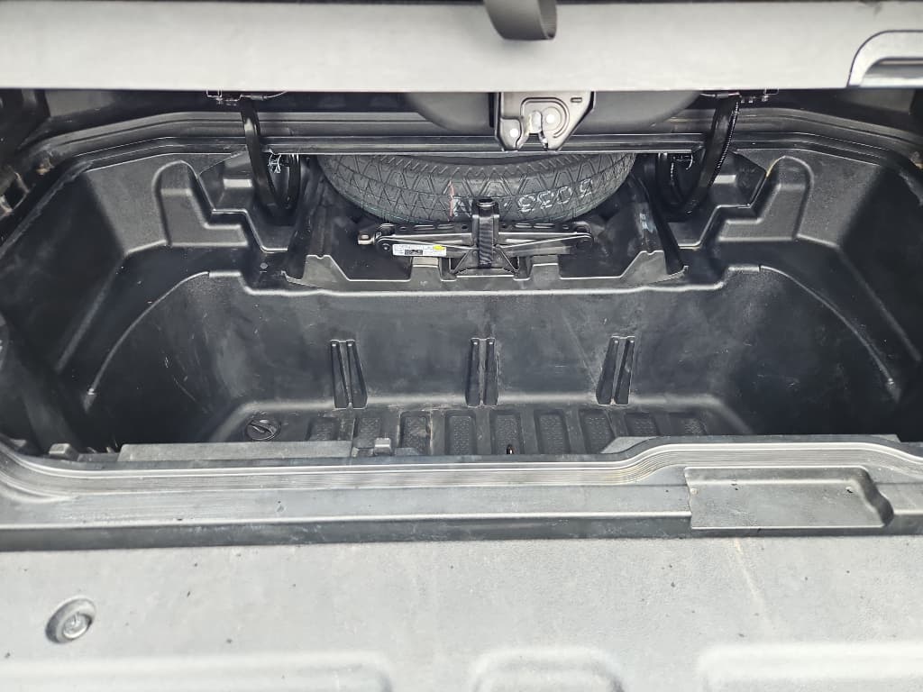 2017 Honda Ridgeline view 4