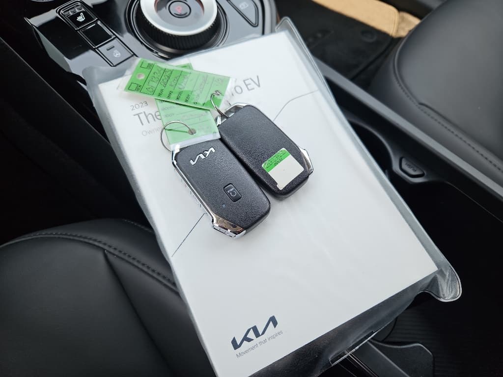 2023 Kia Niro EV view 23