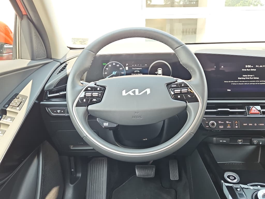 2023 Kia Niro EV view 8