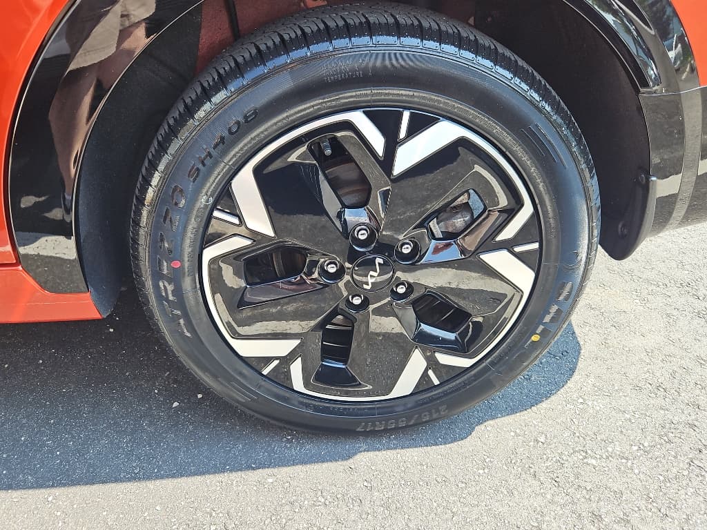 2023 Kia Niro EV view 29