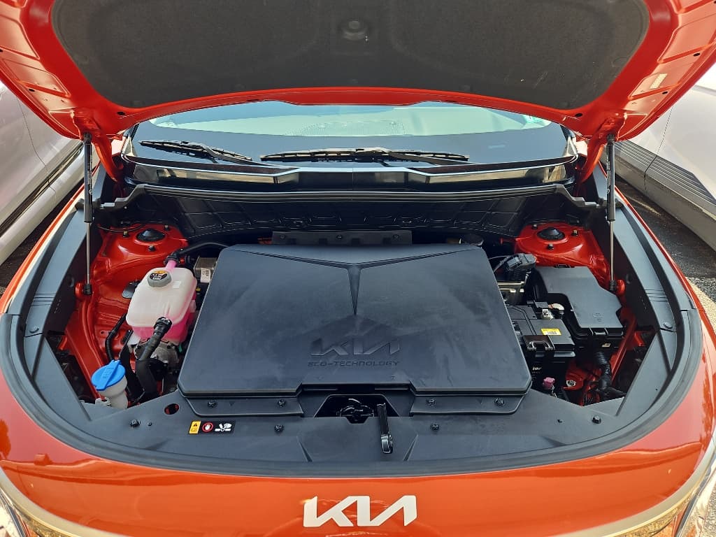 2023 Kia Niro EV view 26