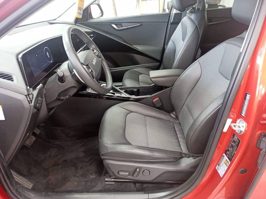 2023 Kia Niro EV view 7