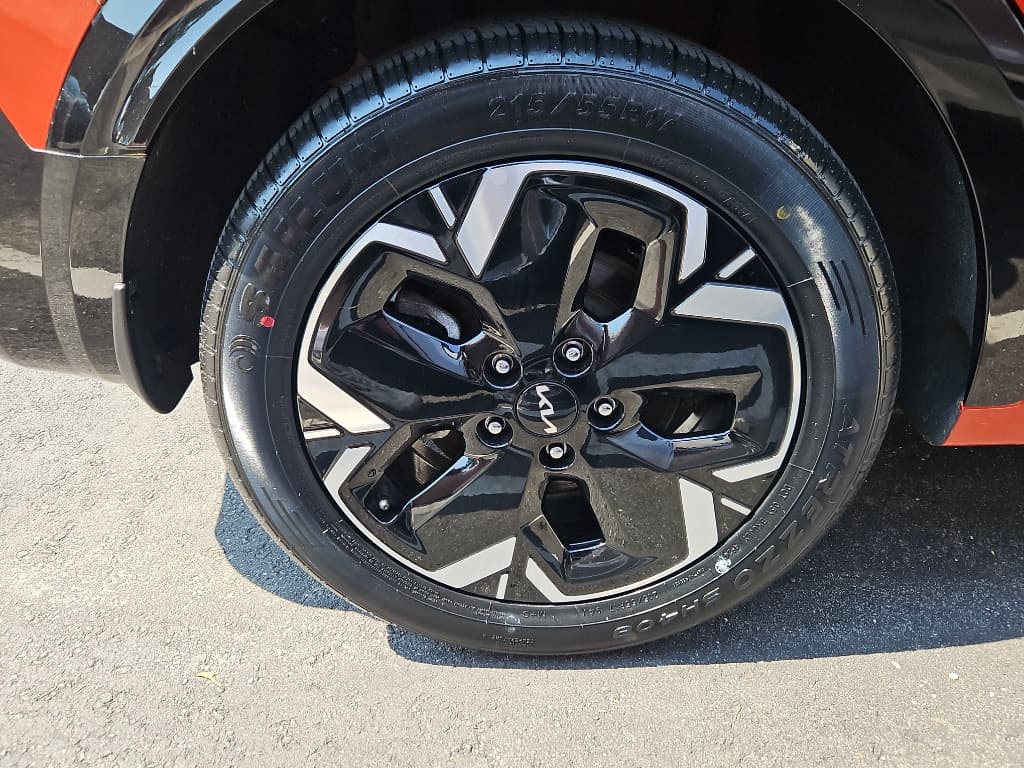 2023 Kia Niro EV view 31