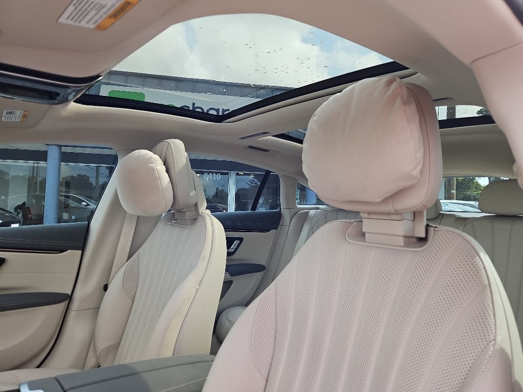 2022 Mercedes-Benz EQS view 22
