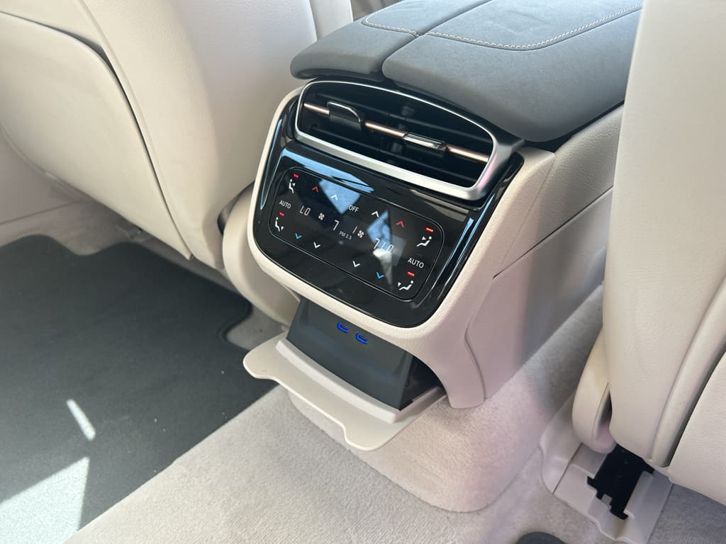 2022 Mercedes-Benz EQS view 14