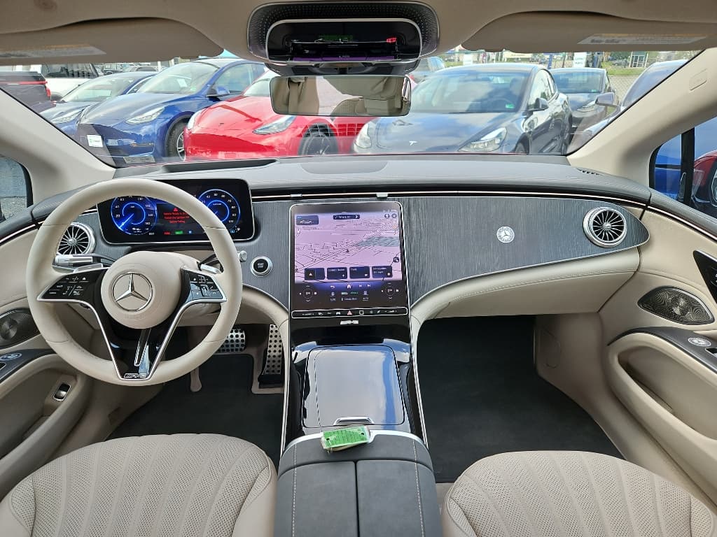 2022 Mercedes-Benz EQS view 17