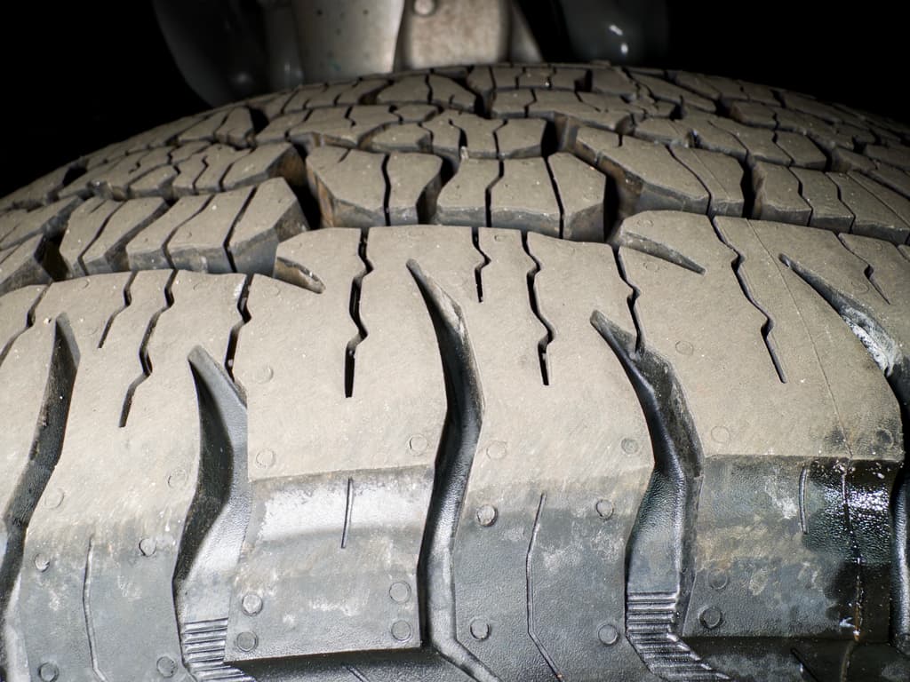 2023 Rivian R1S view 32