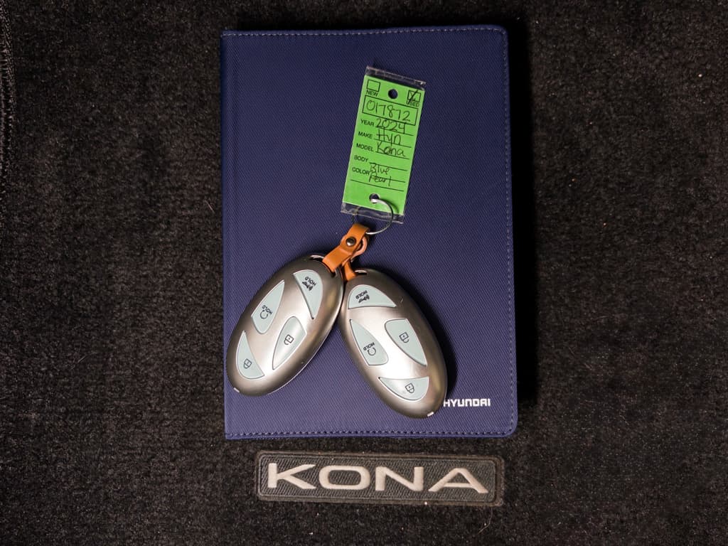 2024 Hyundai Kona view 24