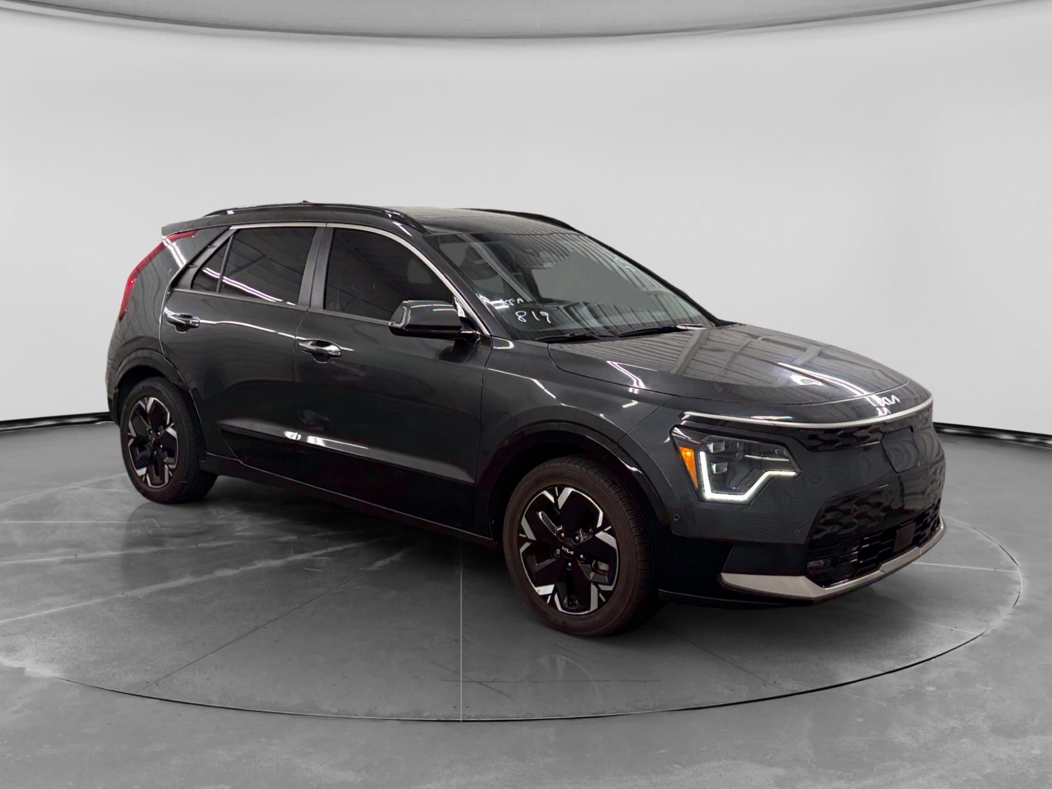 2023 Kia Niro EV view 4