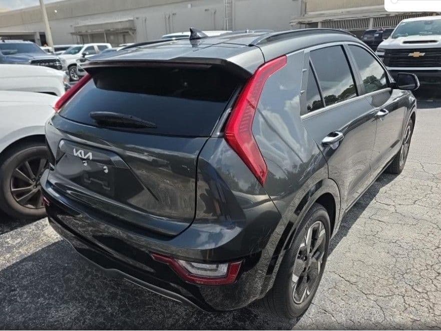2023 Kia Niro EV view 3