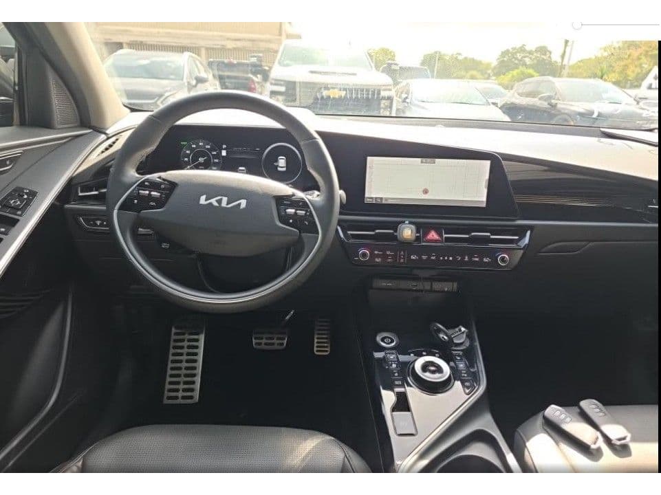 2023 Kia Niro EV view 5