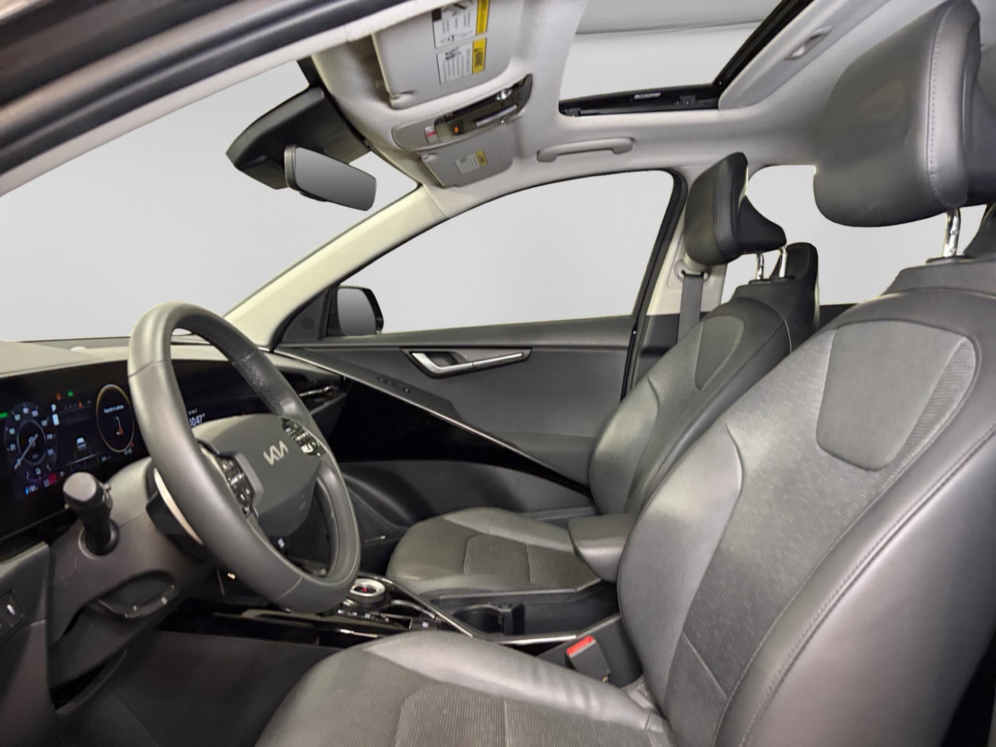 2023 Kia Niro EV view 15