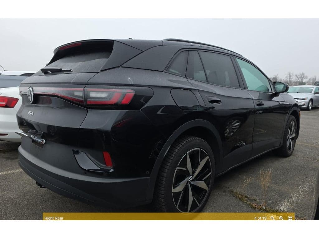 2024 Volkswagen ID.4 view 3