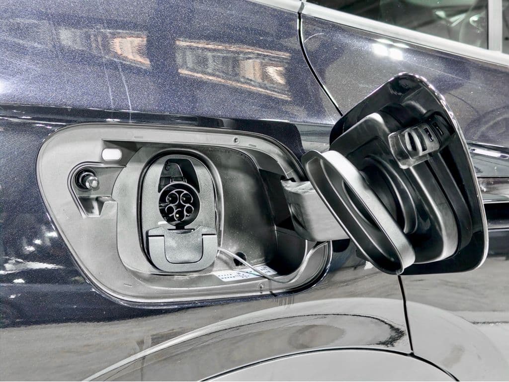 2024 Volkswagen ID.4 view 5