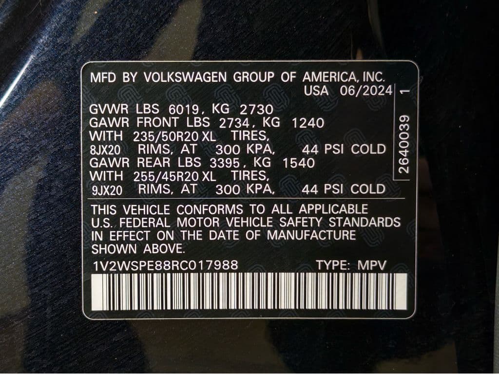 2024 Volkswagen ID.4 view 26