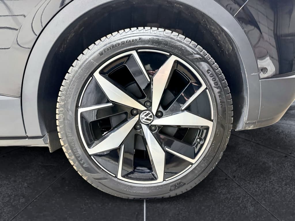 2024 Volkswagen ID.4 view 30