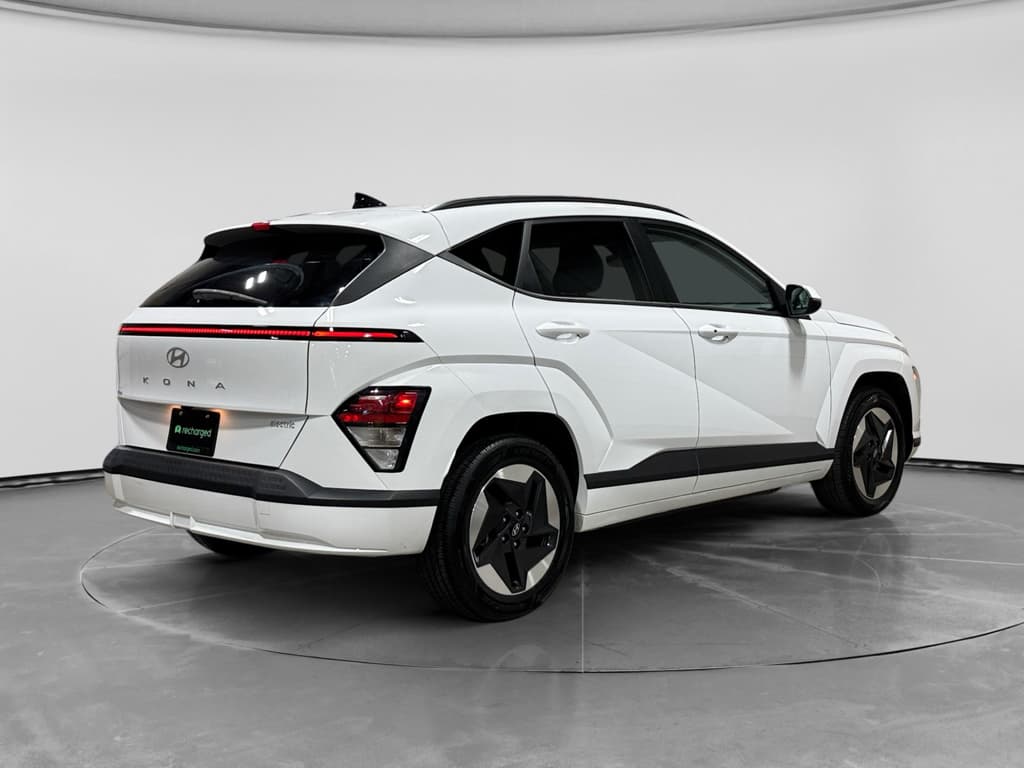 2025 Hyundai Kona view 3
