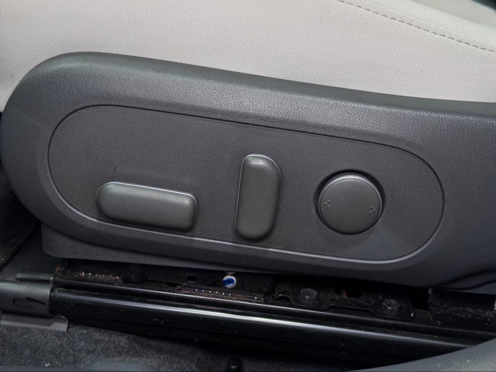 2025 Hyundai Kona view 7