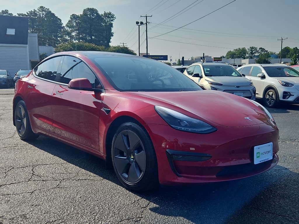 2021 Tesla Model 3 view 4