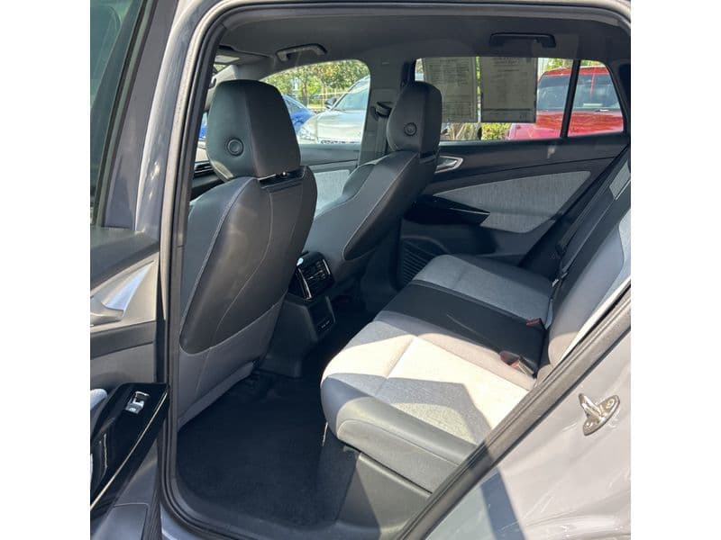 2023 Volkswagen ID.4 view 6