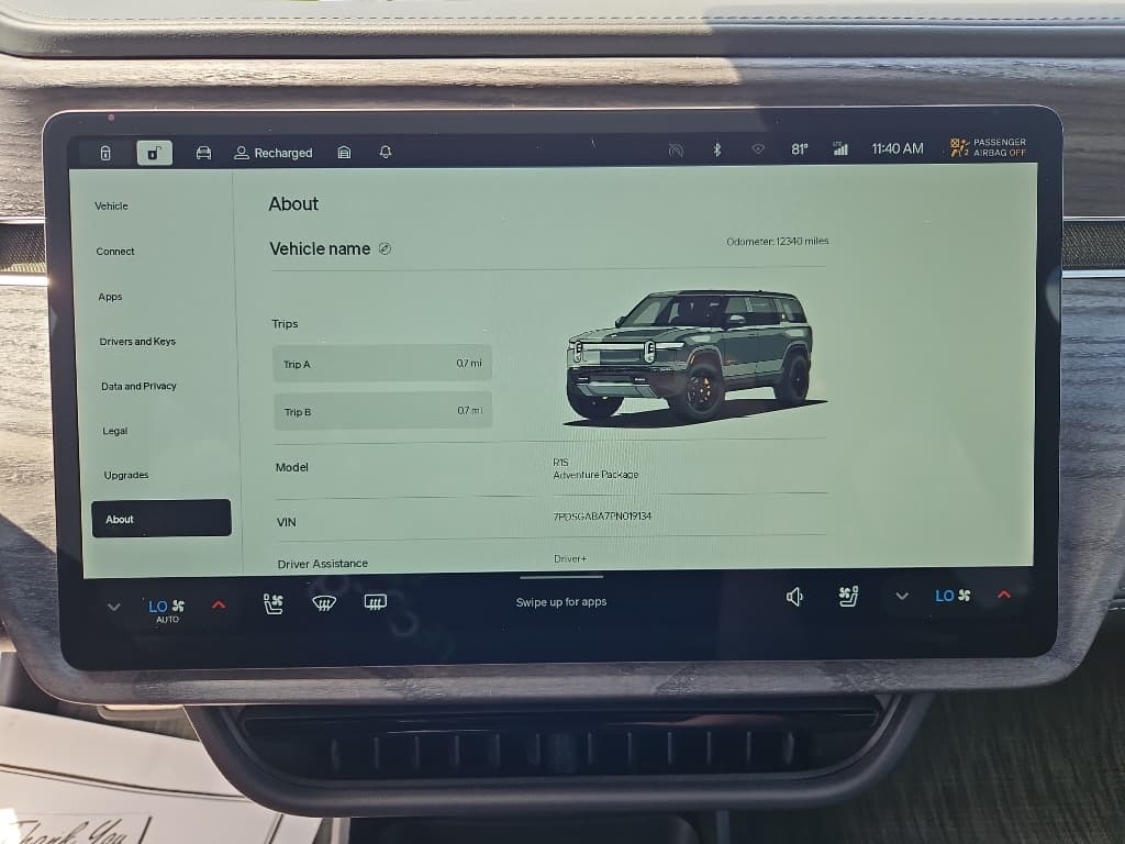 2023 Rivian R1S view 10