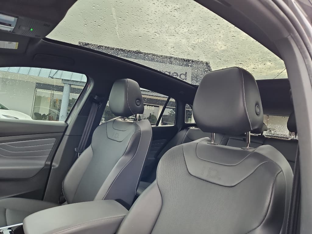 2023 Volkswagen ID.4 view 22