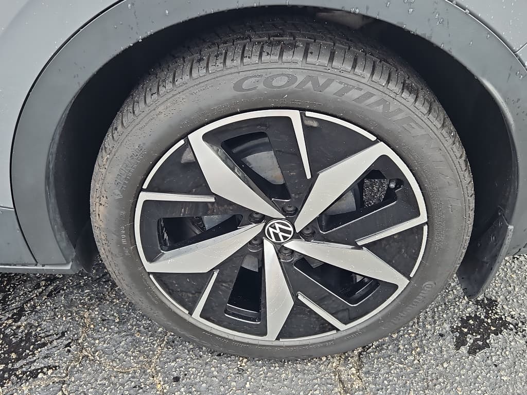 2023 Volkswagen ID.4 view 28