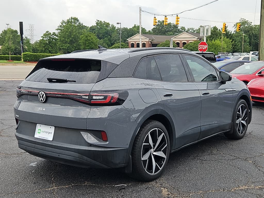 2023 Volkswagen ID.4 view 3