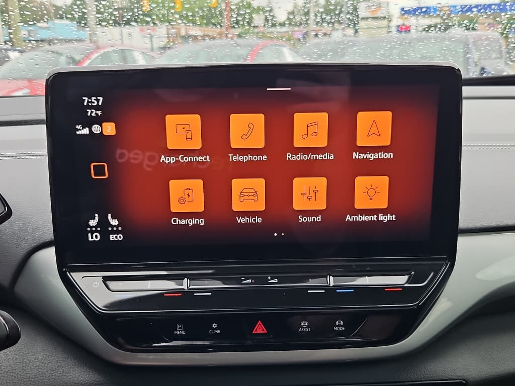 2023 Volkswagen ID.4 view 12