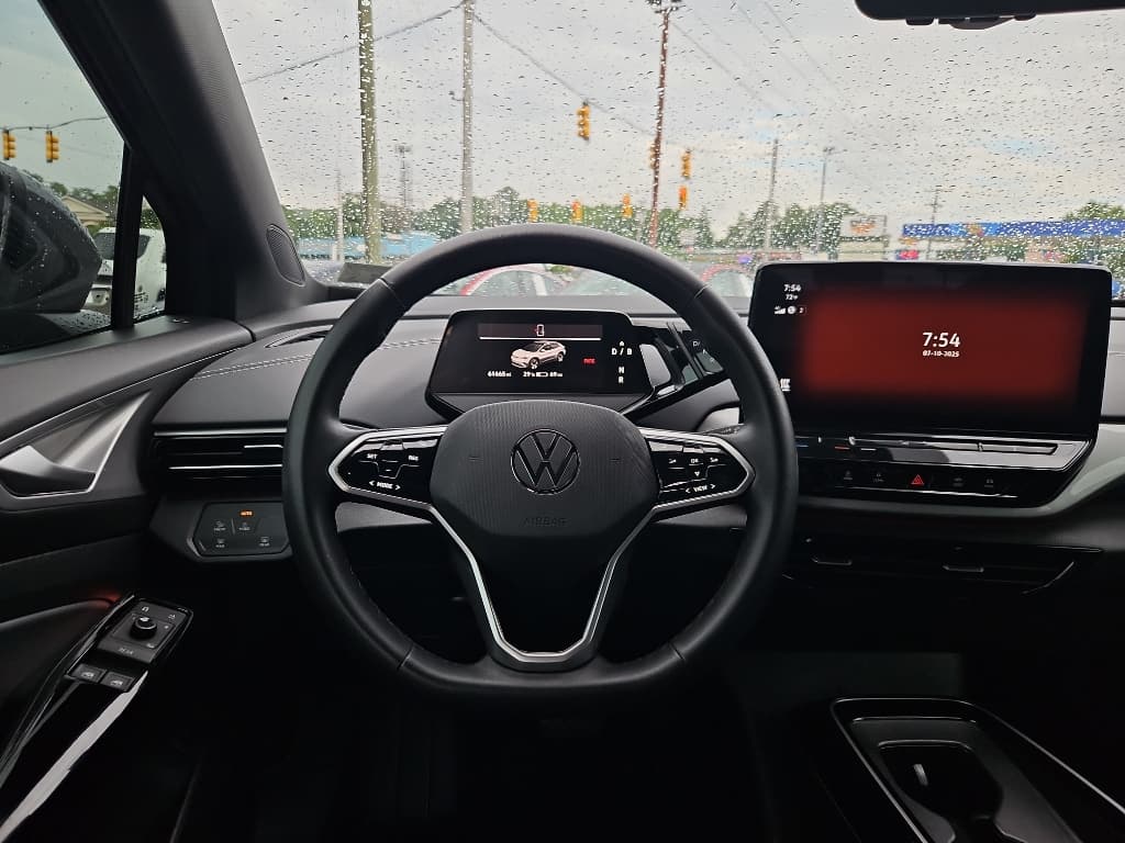 2023 Volkswagen ID.4 view 8