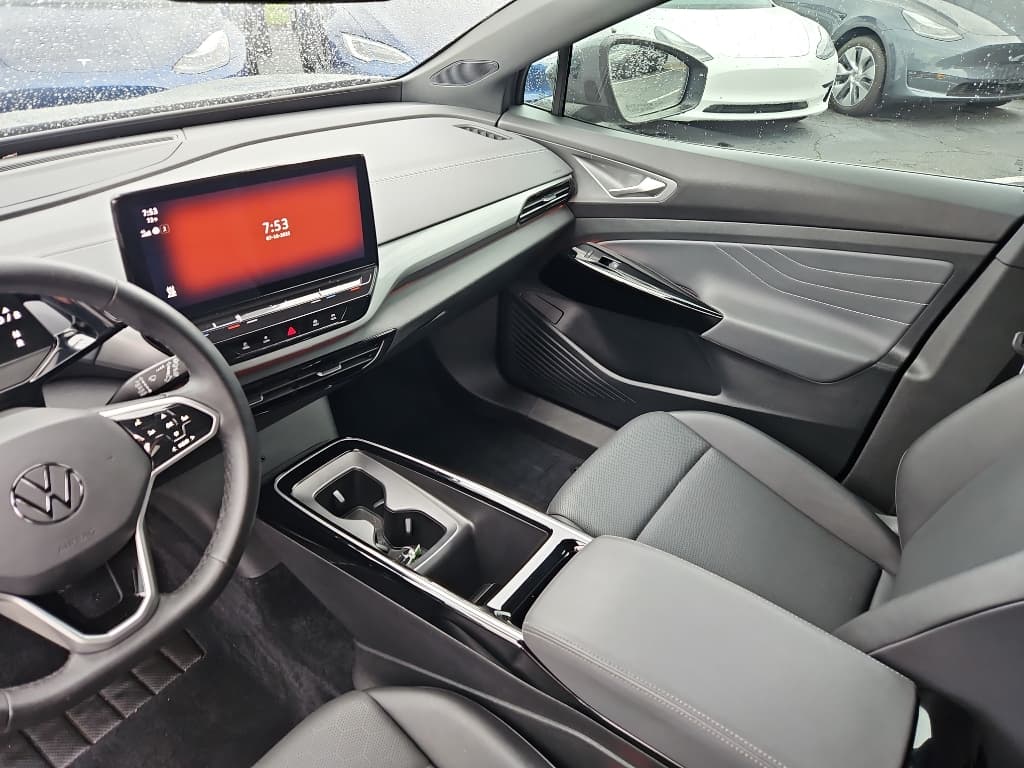 2023 Volkswagen ID.4 view 18