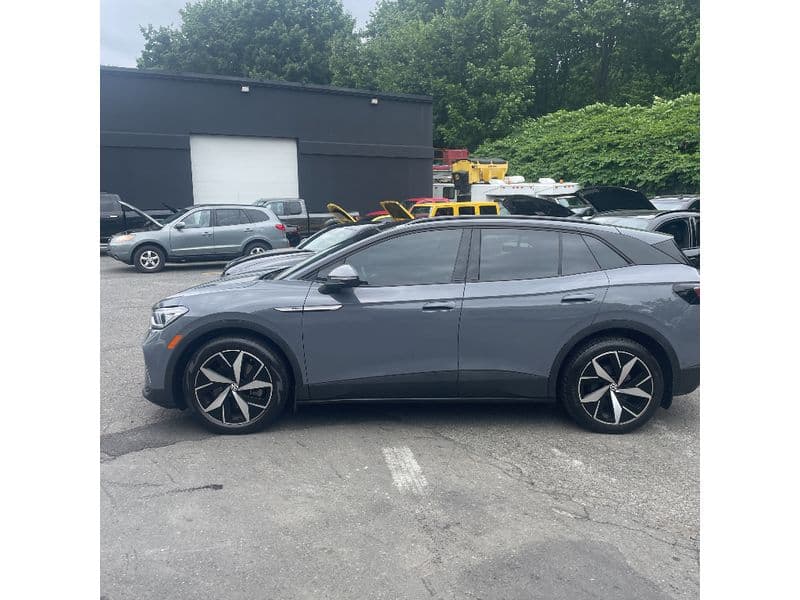 2023 Volkswagen ID.4 view 2