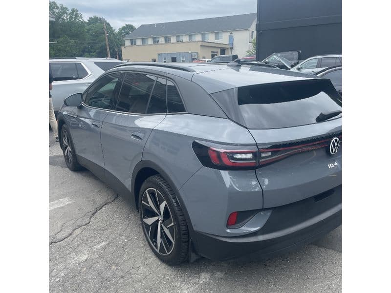 2023 Volkswagen ID.4 view 3